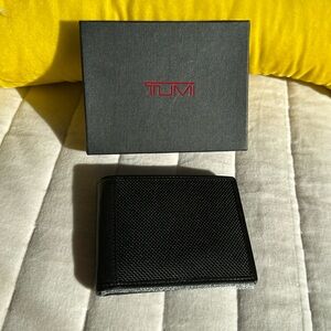 NIB TUMI black balistic slim wallet
